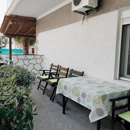 Konstantinos-Elli Rooms Nea Vrasna Exterior foto