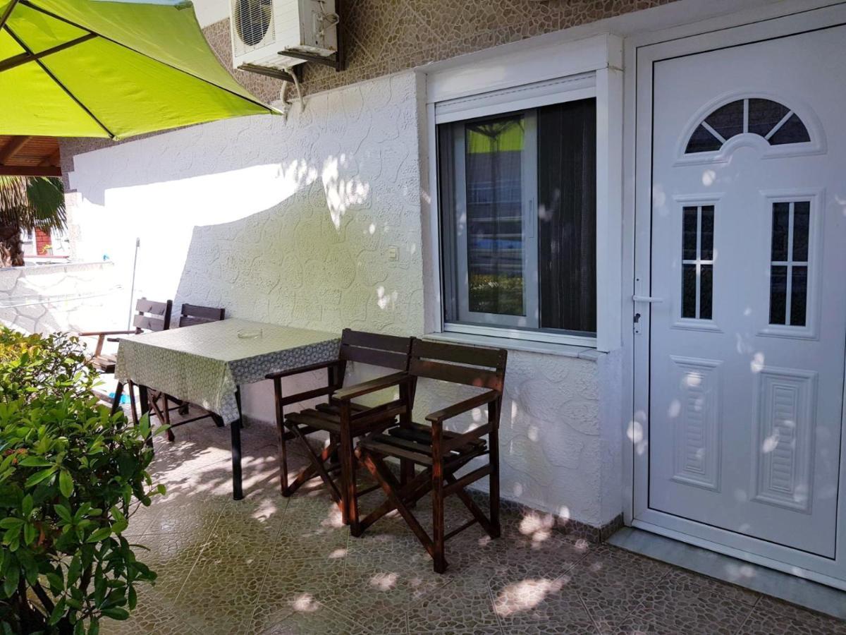 Konstantinos-Elli Rooms Nea Vrasna Exterior foto