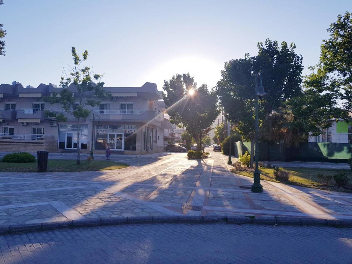 Konstantinos-Elli Rooms Nea Vrasna Exterior foto