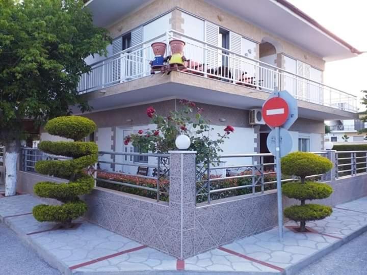 Konstantinos-Elli Rooms Nea Vrasna Exterior foto