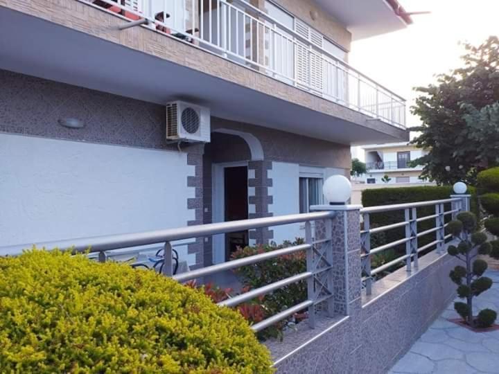 Konstantinos-Elli Rooms Nea Vrasna Exterior foto