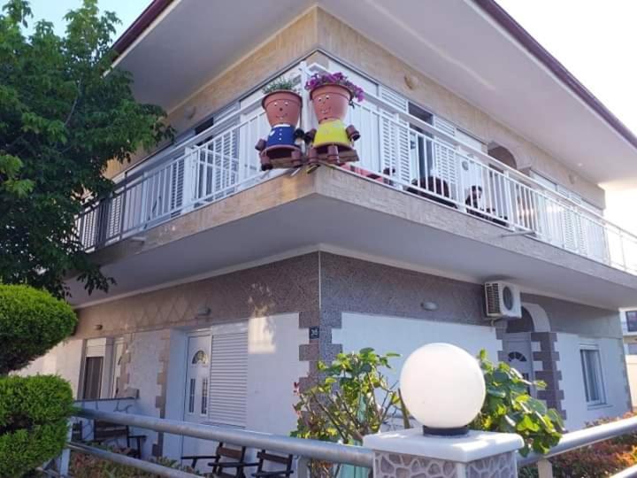 Konstantinos-Elli Rooms Nea Vrasna Exterior foto