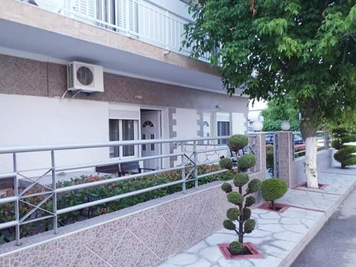 Konstantinos-Elli Rooms Nea Vrasna Exterior foto
