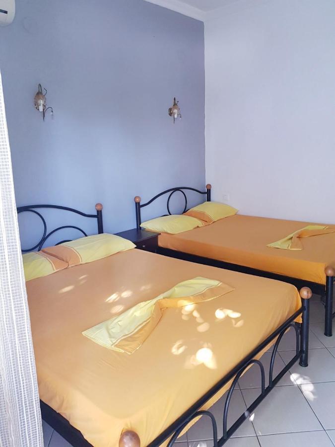 Konstantinos-Elli Rooms Nea Vrasna Exterior foto