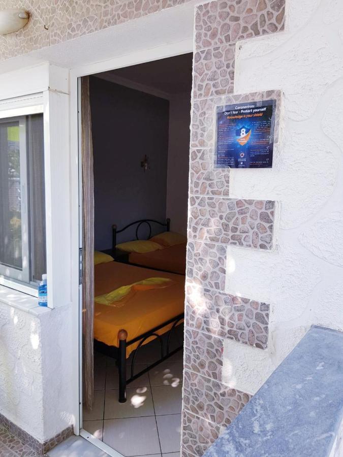 Konstantinos-Elli Rooms Nea Vrasna Exterior foto
