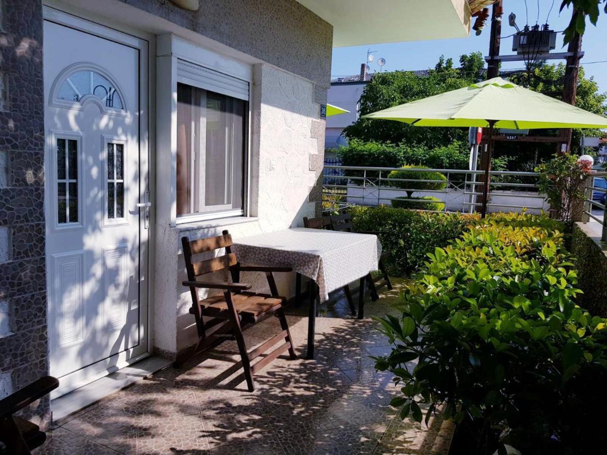 Konstantinos-Elli Rooms Nea Vrasna Exterior foto