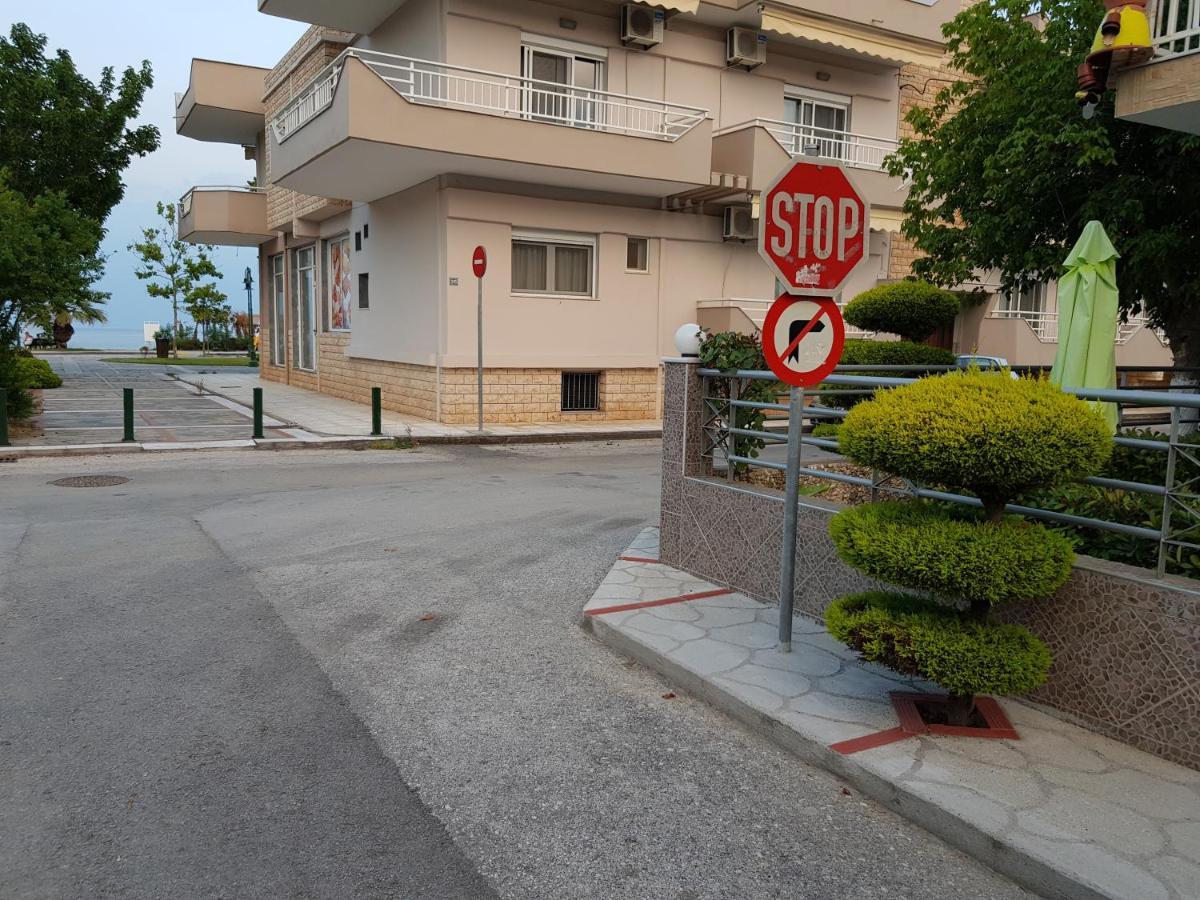 Konstantinos-Elli Rooms Nea Vrasna Exterior foto