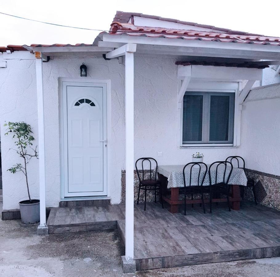 Konstantinos-Elli Rooms Nea Vrasna Exterior foto